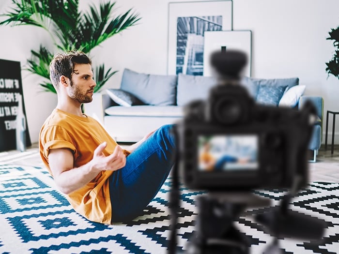 Yoga mit Zoom live üvertragen