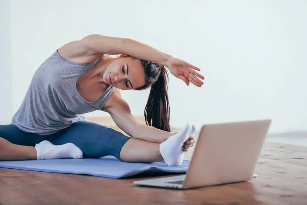 Online und Offline Yoga bei Wiedereröffnung kombinieren