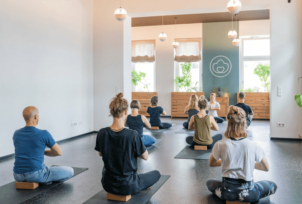 yogibar Berlin Stunde
