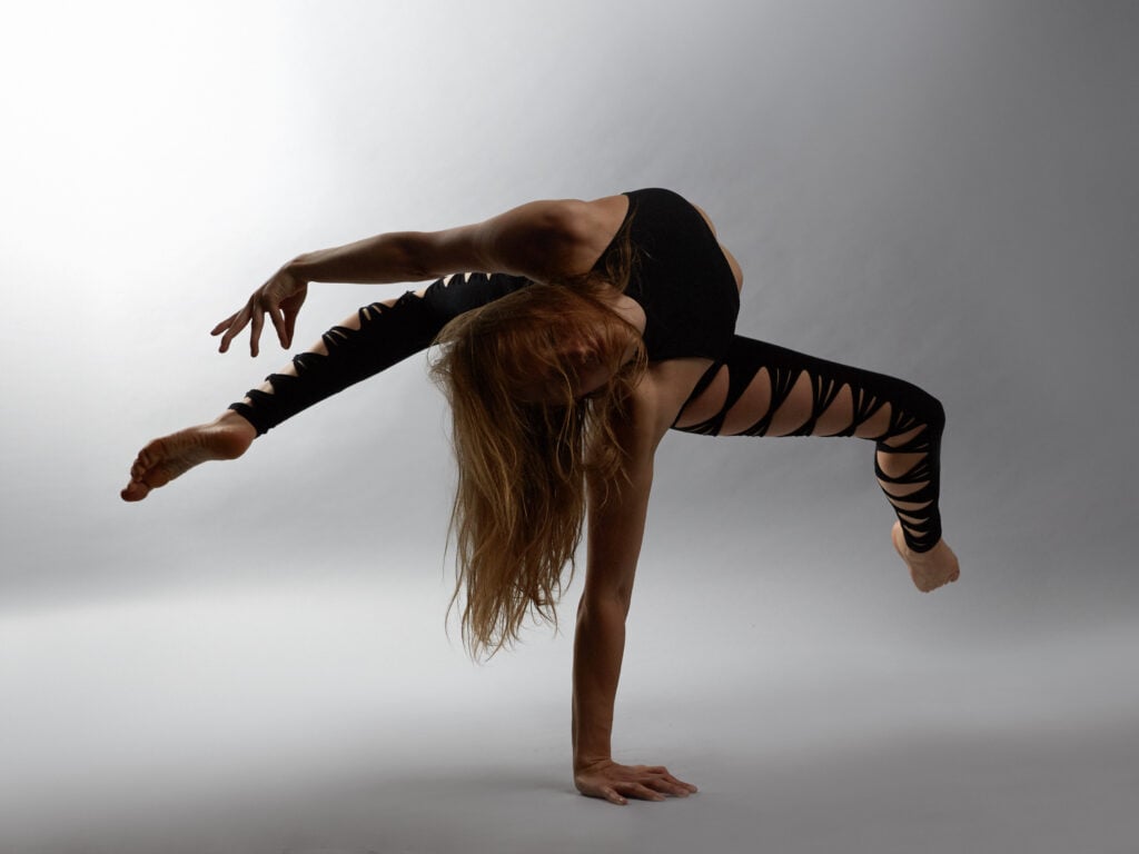 Juliane - Vertical Pole Dance Online